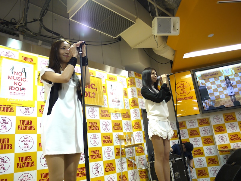 Faint*Star。左からHINA、YURIA。