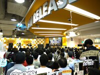 Faint*Starインストアライブの様子。