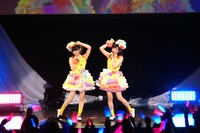 ゆいかおり「LUCKY TUNES!!」の様子。