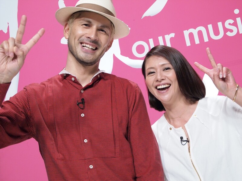 2011年6月10日放送の「僕らの音楽」より、平井堅と小泉今日子。