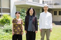 左から佐野遊穂、又吉直樹、佐藤良成。