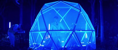 神聖かまってちゃん「ロボットノ夜」PVのワンシーン。