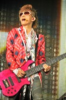 tetsuya（L'Arc-en-Ciel / B）