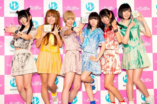 「REFLECTION」お披露目会見に登場したでんぱ組.inc。