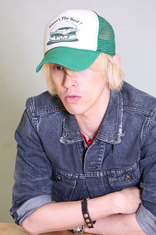 The Mirrazの畠山承平（Vo, G）。