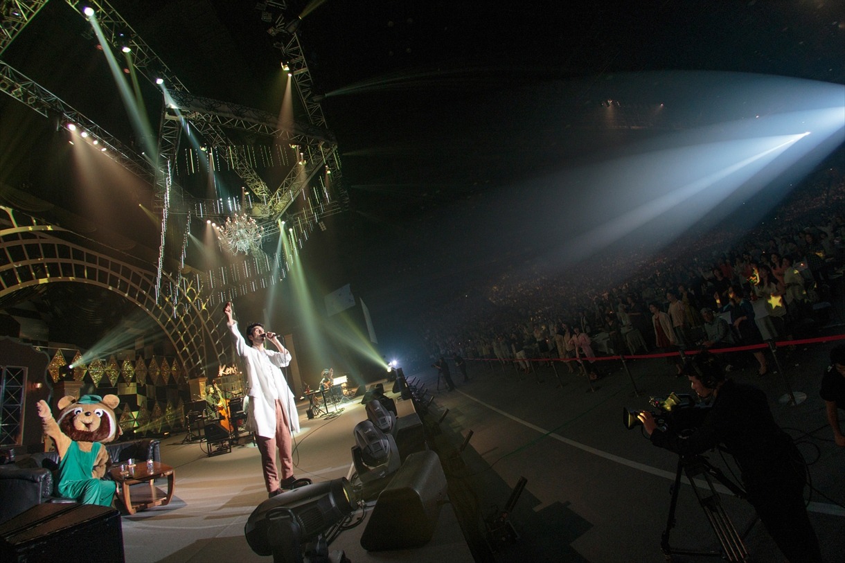 平井堅「Ken's Bar 15th Anniversary Special！Vol.4」2nd STAGEの様子。