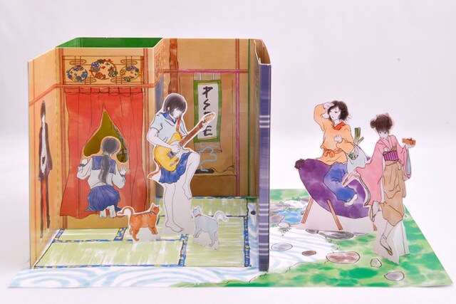 パスピエ「幕の内ISM」初回盤の中面ジャケットとCDショップ限定特典のジオラマパーツ。