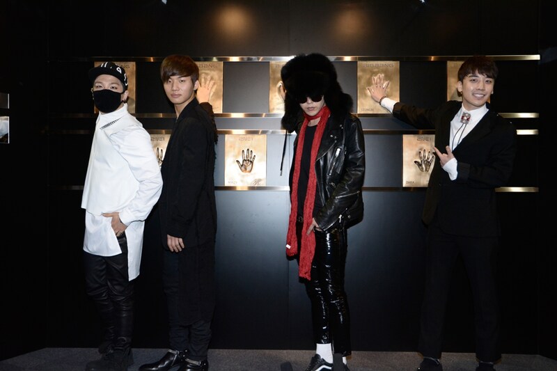 木更津の「YG Exhibition in Japan」プレオープンイベントに訪れたBIGBANG。