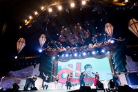 AAA「AAA ARENA TOUR 2014 -Gold Symphony-」国立代々木競技場第一体育館公演の様子。