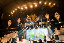 AAA「AAA ARENA TOUR 2014 -Gold Symphony-」国立代々木競技場第一体育館公演の様子。