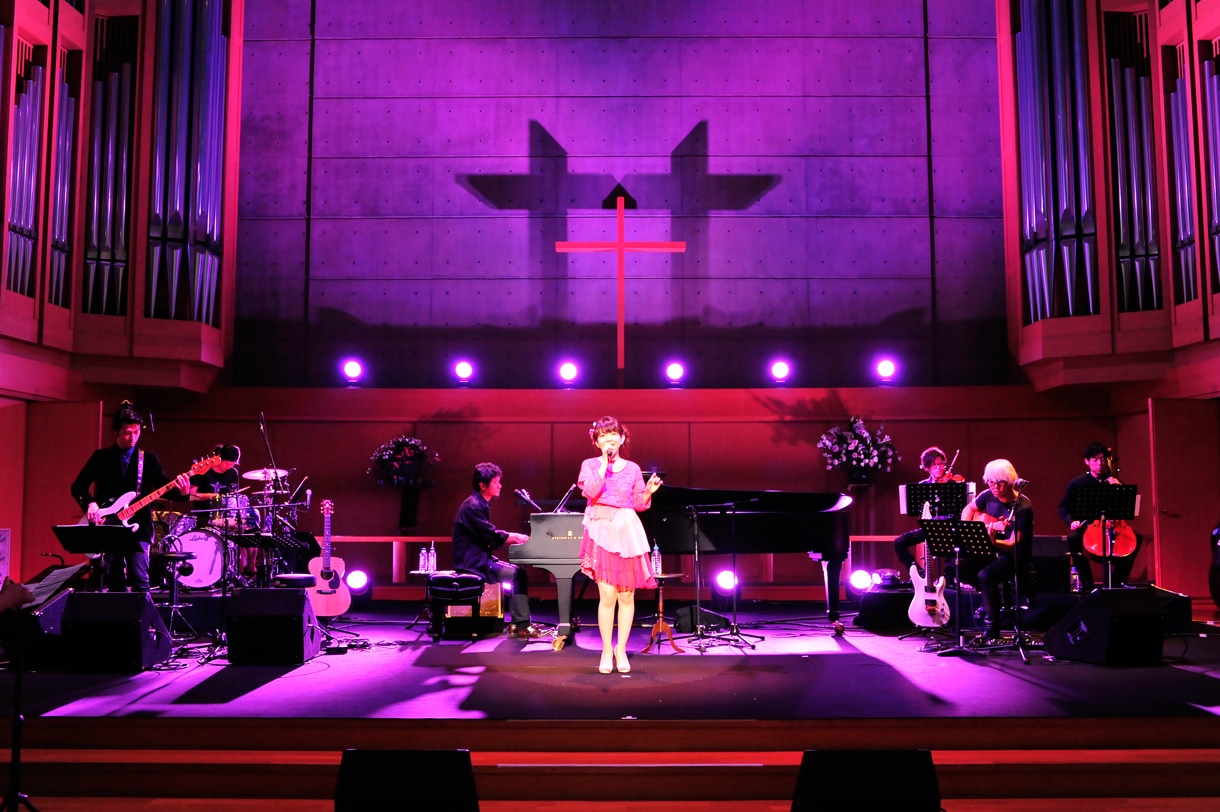 牧野由依（写真はワンマンライブ「Yui Makino Concert “Re: あのぉ～、新曲はいつですか？”」の様子）