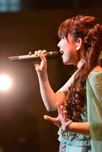 牧野由依「Yui Makino Concert “Re: あのぉ～、新曲はいつですか？”」の様子。