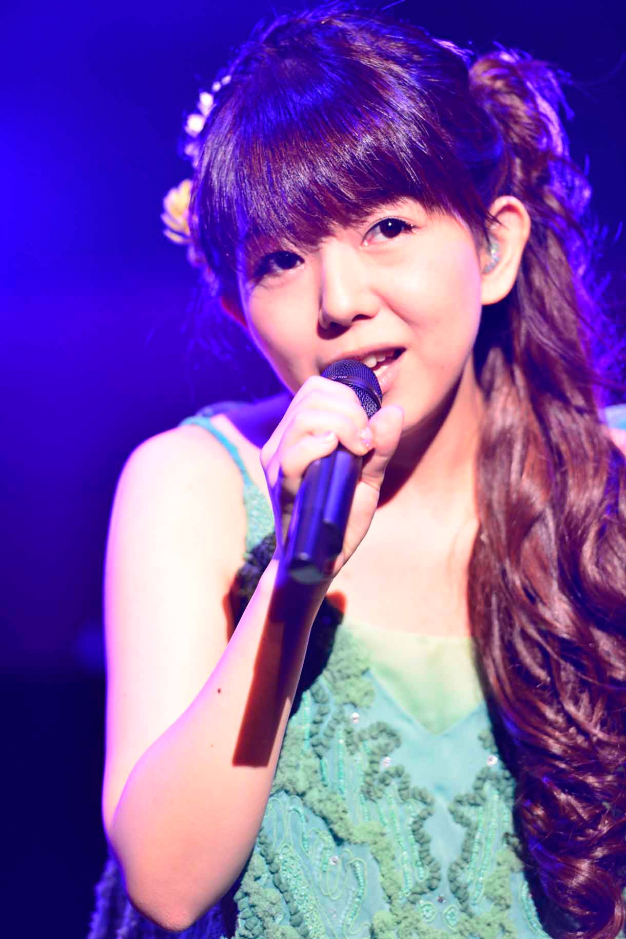 牧野由依「Yui Makino Concert “Re: あのぉ～、新曲はいつですか？”」の様子。