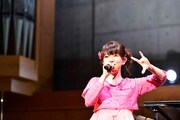 牧野由依「Yui Makino Concert “Re: あのぉ～、新曲はいつですか？”」の様子。