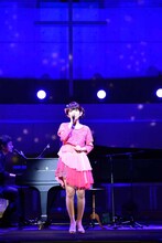 牧野由依「Yui Makino Concert “Re: あのぉ～、新曲はいつですか？”」の様子。