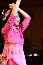 牧野由依「Yui Makino Concert “Re: あのぉ～、新曲はいつですか？”」の様子。