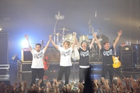 NICO Touches the Walls「ニコ タッチズ ザ ウォールズ ノ ゼップ」Zepp Namba公演の様子。