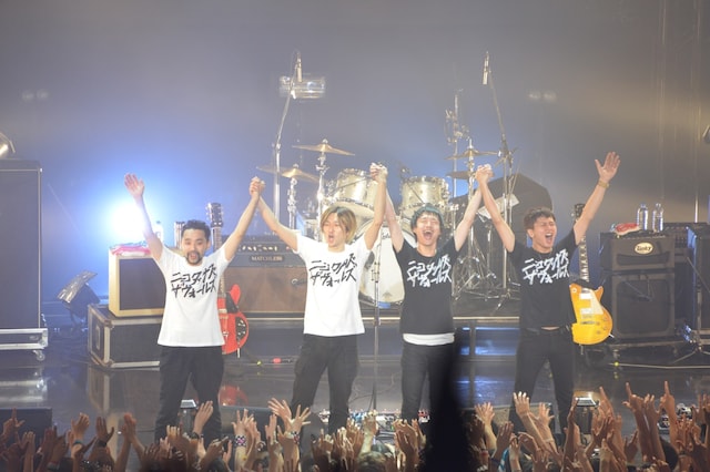 NICO Touches the Walls「ニコ タッチズ ザ ウォールズ ノ ゼップ」Zepp Namba公演の様子。