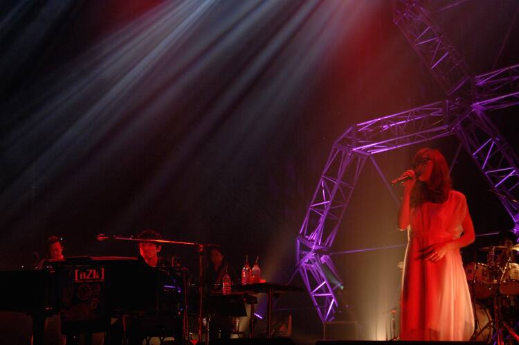 澤野弘之 Aimer ガンダムuc の世界を音で彩る特別公演 音楽ナタリー