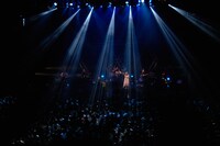 SawanoHiroyuki[nZk]:Aimer「UnChild」東京公演の様子。