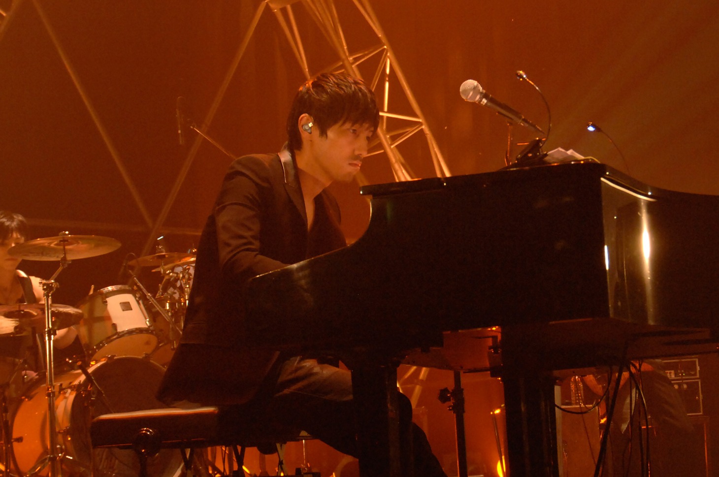 澤野弘之