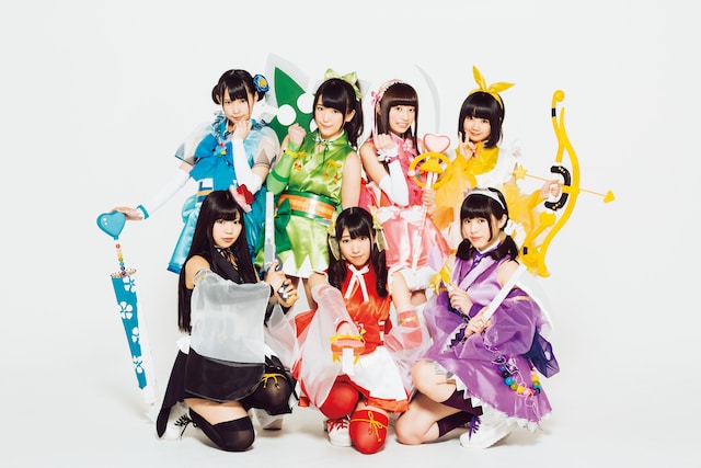 天誅ガールズ（前列左から海保えりか、深沢紗希、澤田明菜、後列左から板山紗織、渡辺くるみ、佐々木璃花、錦織めぐみ）