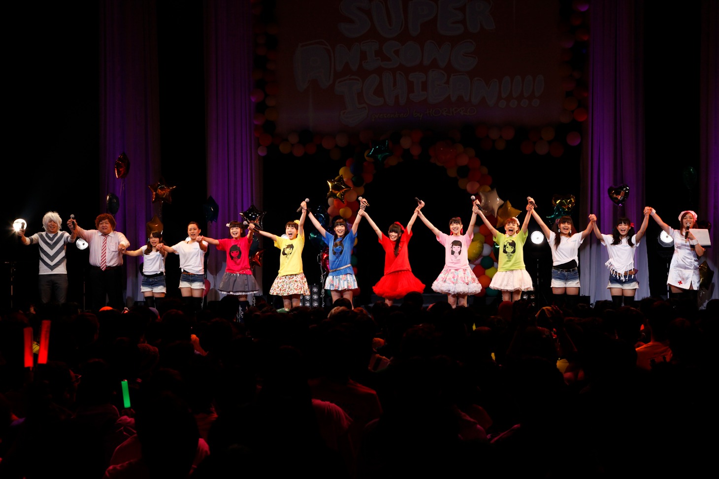 「Super Anisong Ichiban!!!!presentedo by HoriPro in赤坂BLITZ」の様子。