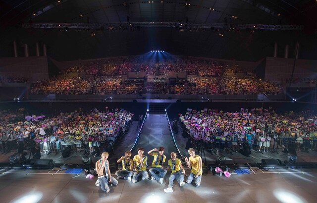 「BOYFRIEND LOVE COMMUNICATION 2014 -Start up!-」千葉・幕張メッセイベントホール公演の様子。