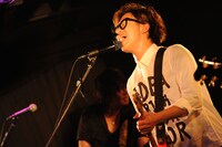 BLUE ENCOUNT「DESTINATION IS "PLACE"」Music Club JANUS公演の様子。（撮影：藤川正典）