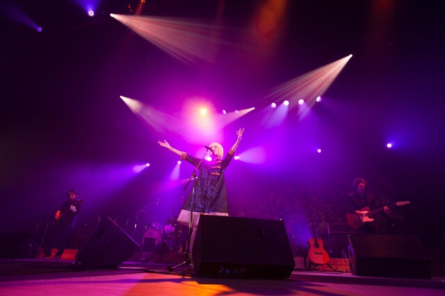 黒木渚「革命がえし」東京・渋谷公会堂公演の様子。