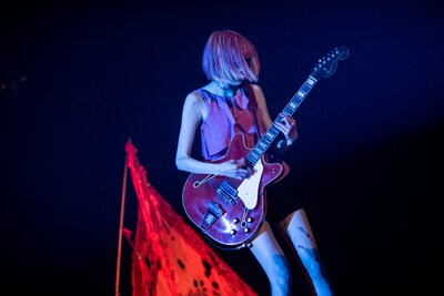 黒木渚「革命がえし」東京・渋谷公会堂公演の様子。