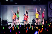 「アップアップガールズ（仮）1st全国ツアー アプガ第二章（仮）進軍～中野サンプラザ 超決戦～」の様子。