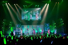 「アップアップガールズ（仮）1st全国ツアー アプガ第二章（仮）進軍～中野サンプラザ 超決戦～」の様子。