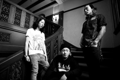 AIR SWELL。左がTaisuke（B, Cho）。