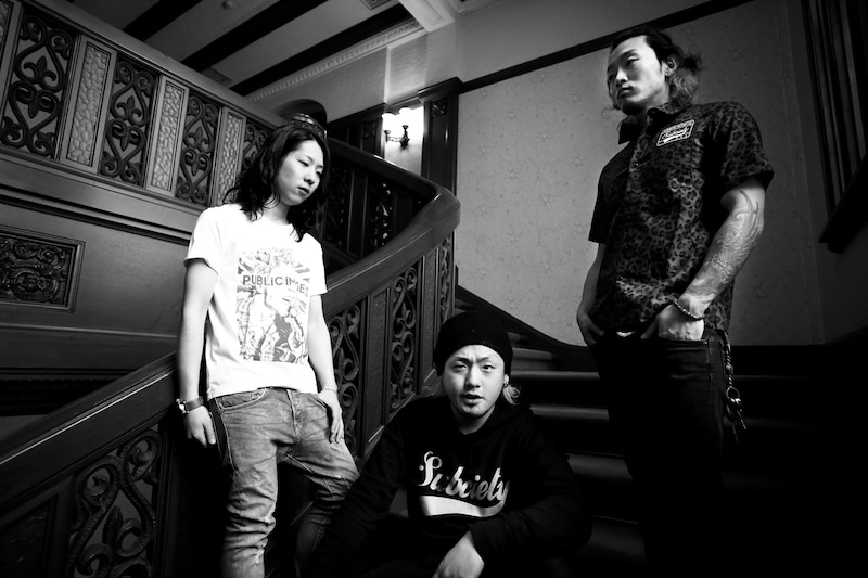 AIR SWELL。左がTaisuke（B, Cho）。