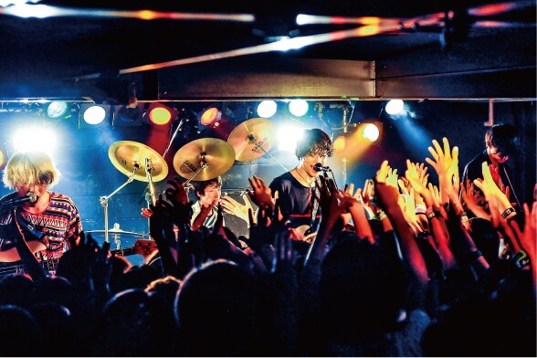 「THE ORAL CIGARETTES ワンマンライブ～新都東京へ攻め込む（から同時に古都奈良で初ワンマンやっちゃうよ！）の巻～」の様子。（撮影：河上良）