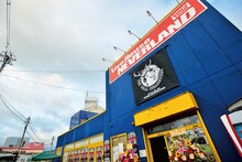 「THE ORAL CIGARETTES ワンマンライブ～新都東京へ攻め込む（から同時に古都奈良で初ワンマンやっちゃうよ！）の巻～」が開催された奈良・奈良NEVER LAND外観。（撮影：河上良）