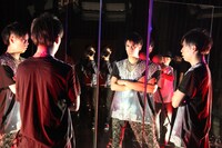 HERE「CHAOTIC SYMPATHY」PV撮影の様子。