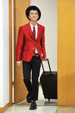 カリスマ予備校講師・森秀行役のヒャダイン。(c)日本テレビ