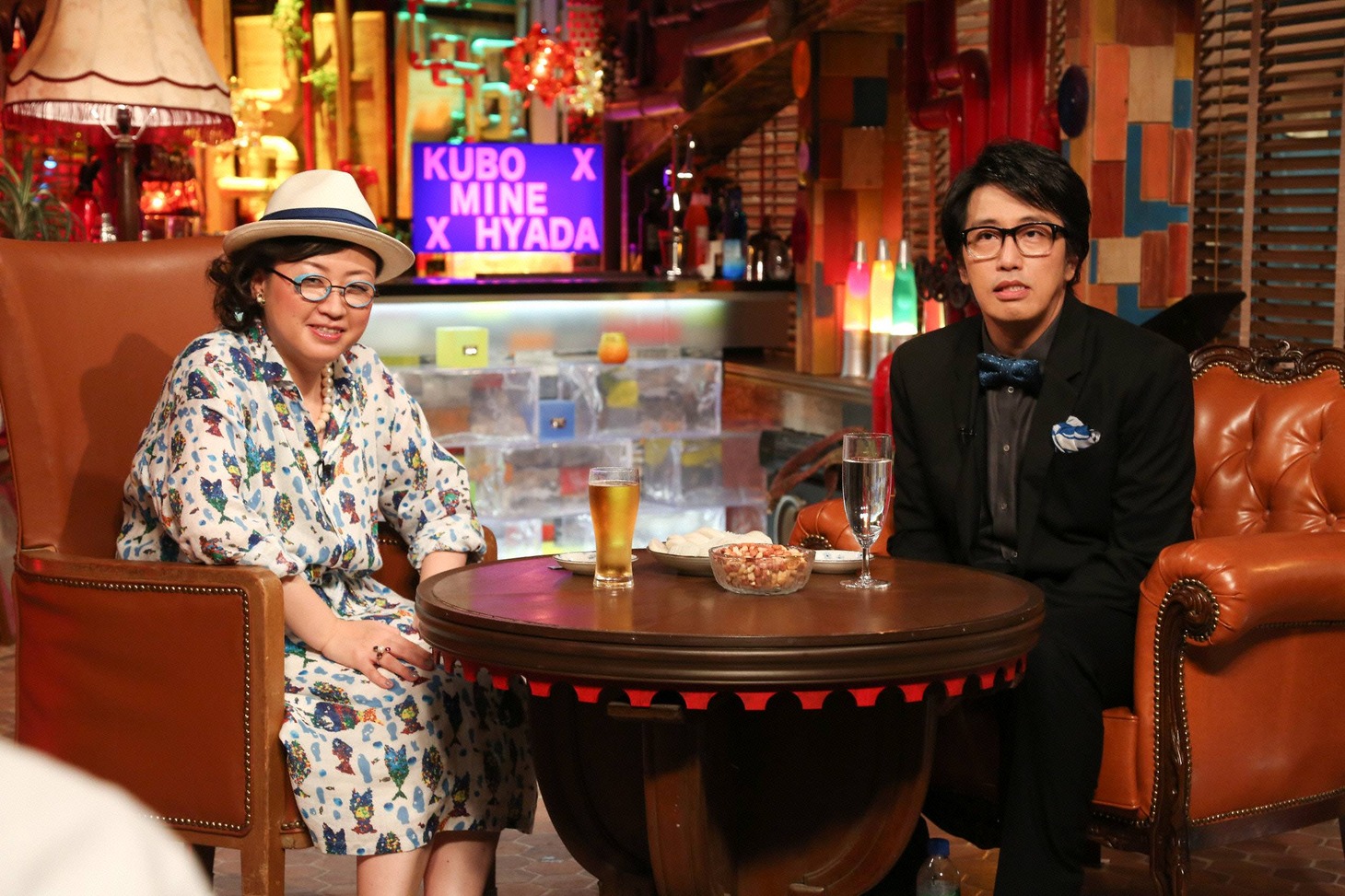 左から久保ミツロウ、岡村靖幸。 (c)フジテレビ