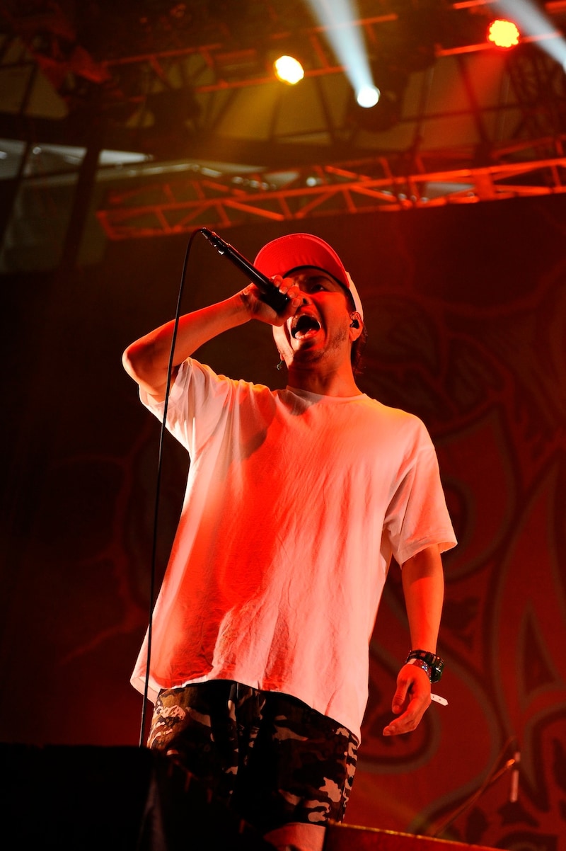 Hiro(Vo)(Photo by YUJI HONDA)