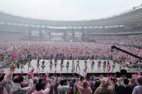 「AKB48 37thシングル選抜総選挙 夢の現在地～ライバルはどこだ？～」ライブの様子。 (c)AKS