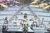 「AKB48 37thシングル選抜総選挙 夢の現在地～ライバルはどこだ？～」ライブの様子。 (c)AKS