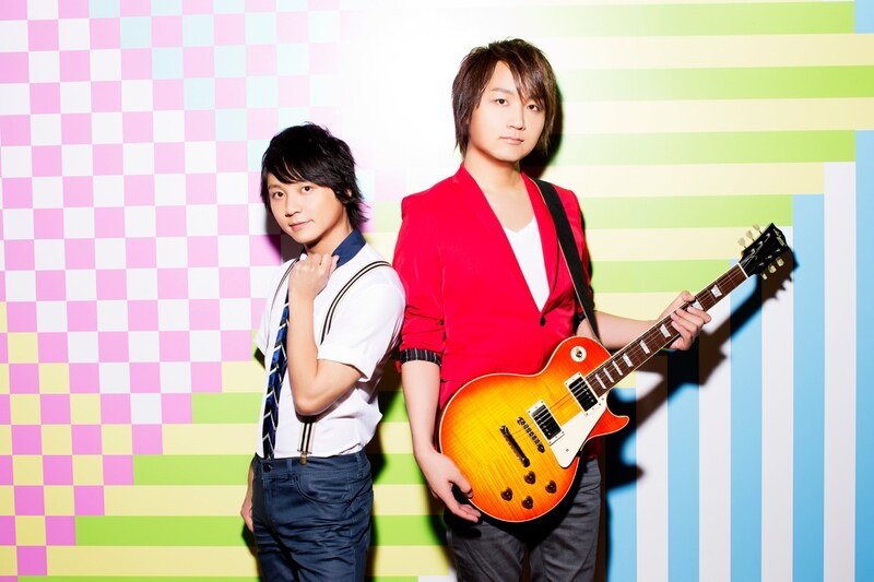 SCREEN mode。左から勇-YOU-（Vo）、雅友（G）。