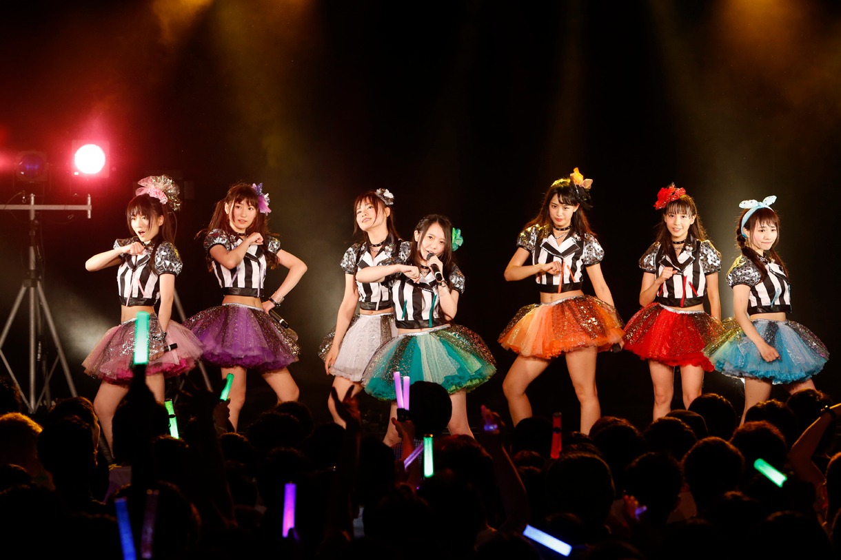 palet「palet 2nd Anniversary Live」の様子。中央が中野佑美。