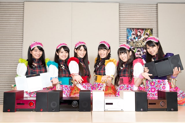 パイオニアX-CM32BT、X-SMC01BTをアピールするチームしゃちほこ。