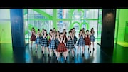 乃木坂46「夏のFree&Easy」PVのワンシーン。