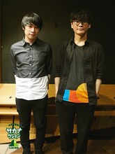 左から小出祐介、山口一郎。