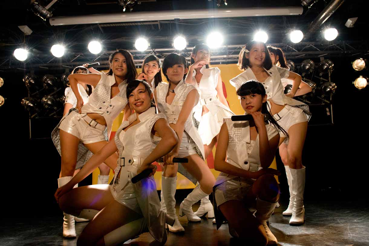 東京パフォーマンスドールによるミニライブの様子。