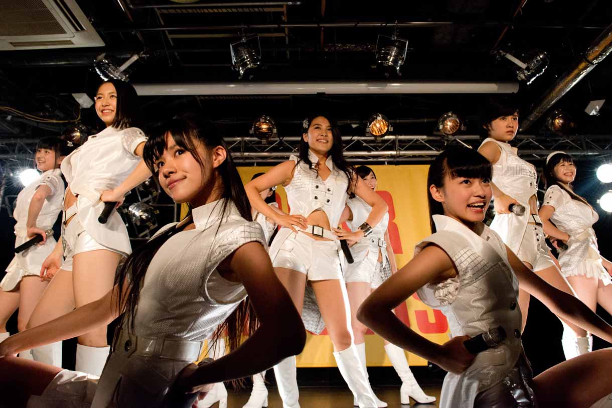 東京パフォーマンスドールによるミニライブの様子。